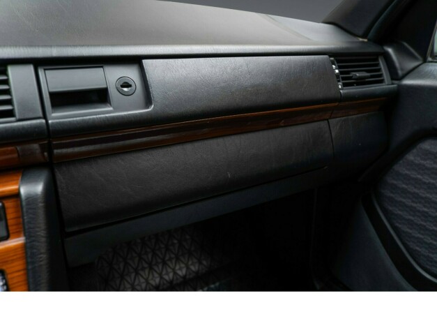 mercedes-benz-e-klasse-bensin-1991-big-51