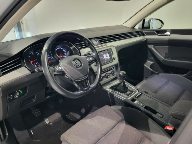 volkswagen-passat-diesel-2016-big-11