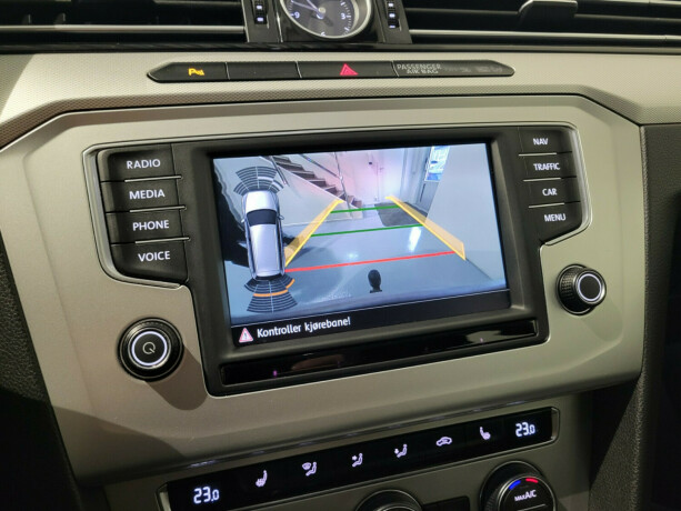 volkswagen-passat-diesel-2016-big-16