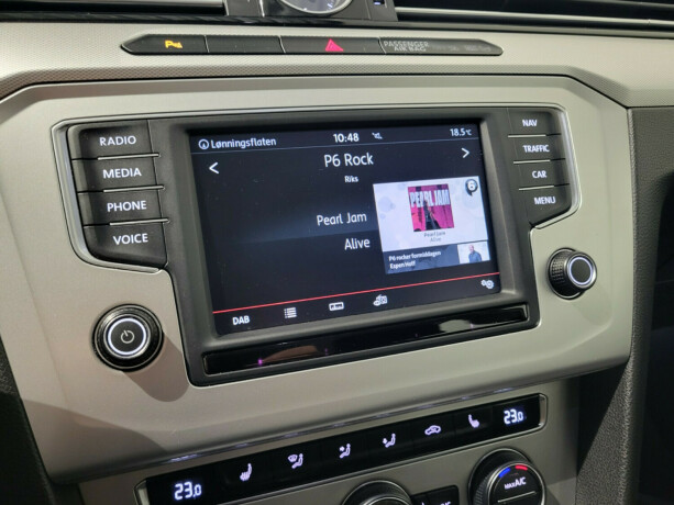 volkswagen-passat-diesel-2016-big-17