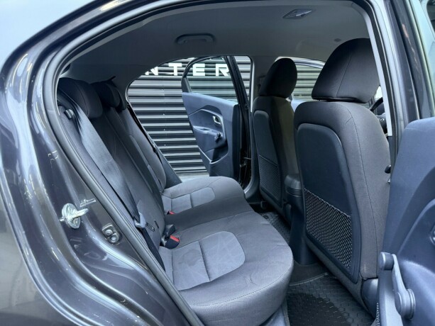 kia-rio-bensin-2016-big-26