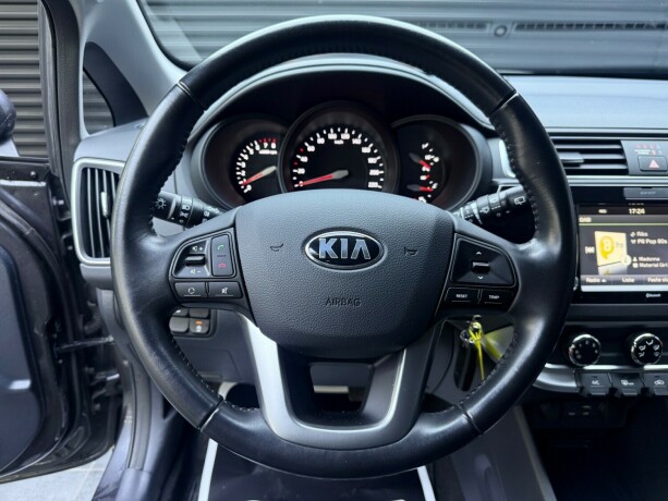 kia-rio-bensin-2016-big-13