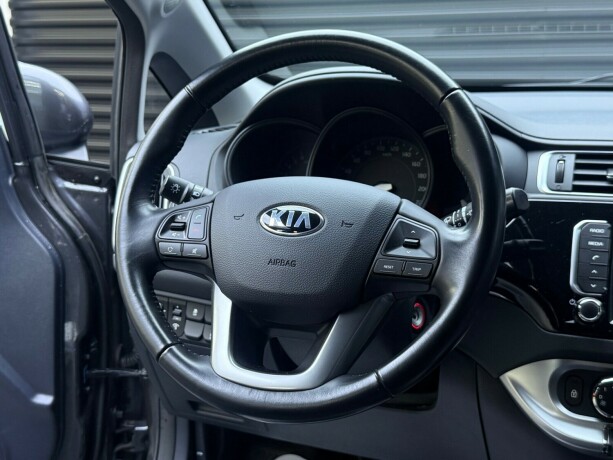 kia-rio-bensin-2016-big-12