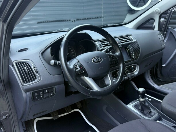 kia-rio-bensin-2016-big-10