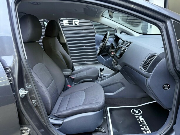 kia-rio-bensin-2016-big-25