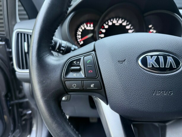 kia-rio-bensin-2016-big-14