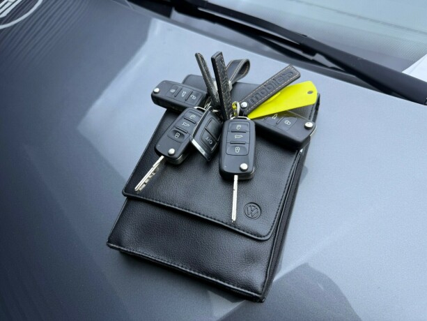 volkswagen-transporter-diesel-2017-big-36