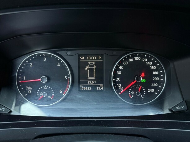 volkswagen-transporter-diesel-2017-big-13