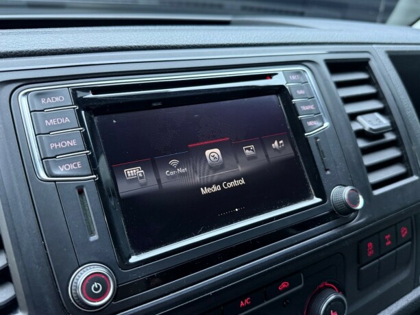 volkswagen-transporter-diesel-2017-big-16