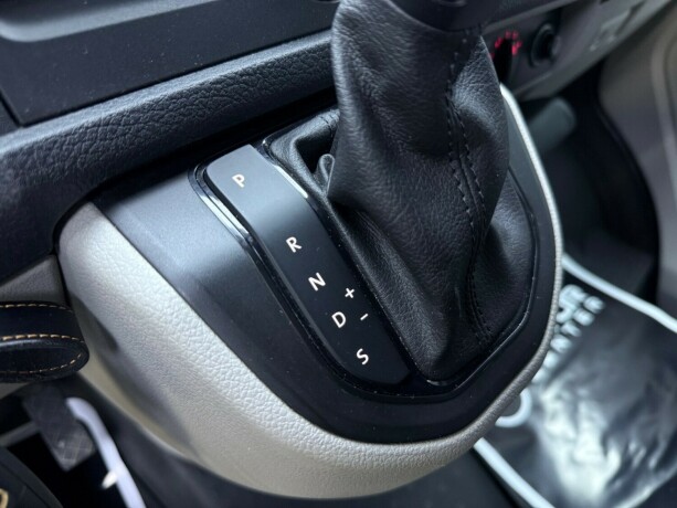 volkswagen-transporter-diesel-2017-big-28