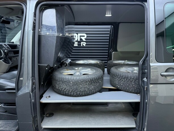 volkswagen-transporter-diesel-2017-big-31