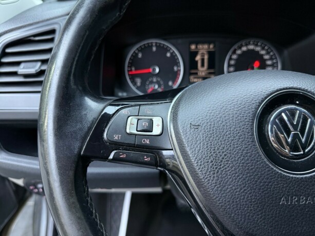 volkswagen-transporter-diesel-2017-big-11