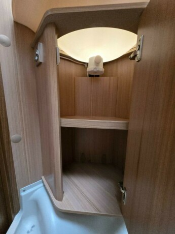 burstner-belcanto-2012-big-33