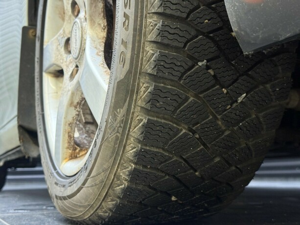 toyota-auris-diesel-2007-big-8