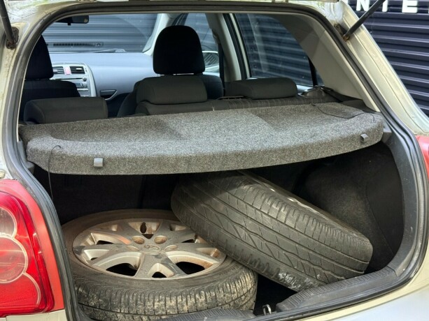 toyota-auris-diesel-2007-big-23