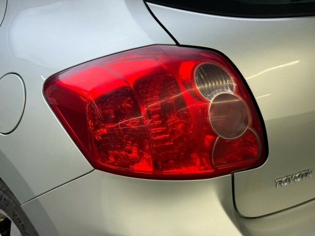 toyota-auris-diesel-2007-big-6