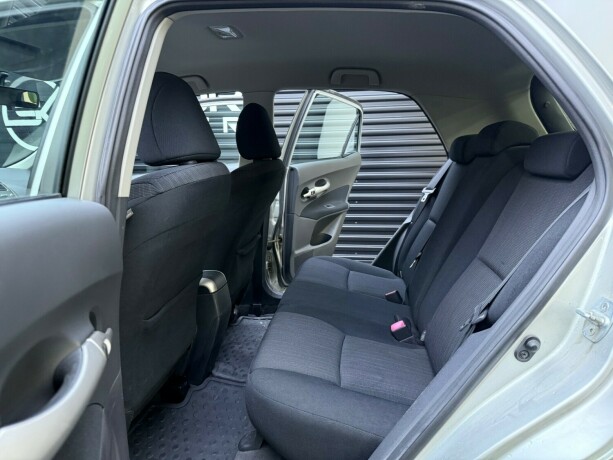 toyota-auris-diesel-2007-big-21