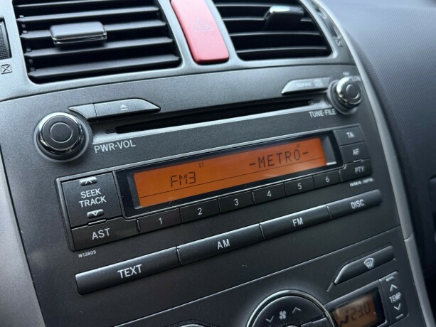 toyota-auris-diesel-2007-big-16