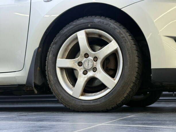 toyota-auris-diesel-2007-big-7