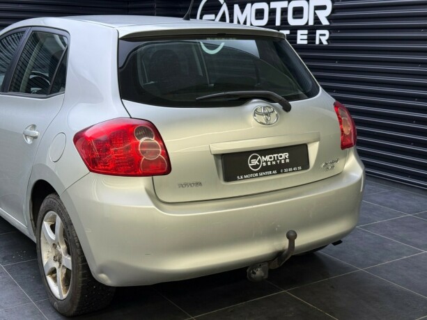 toyota-auris-diesel-2007-big-5