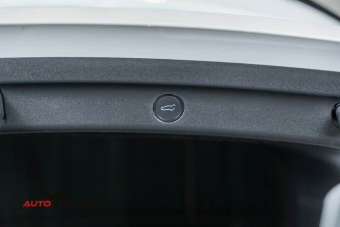 tesla-model-y-elektrisitet-2021-big-13