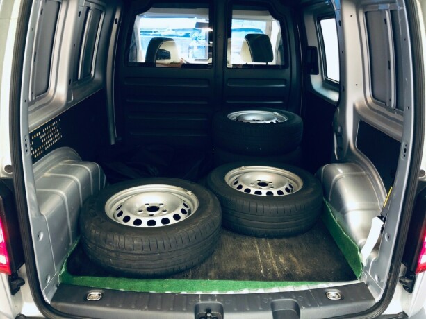 volkswagen-caddy-diesel-2015-big-13