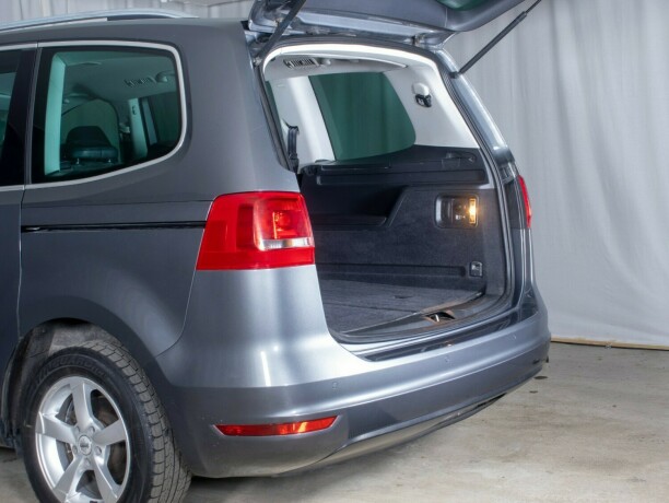 volkswagen-sharan-diesel-2011-big-10