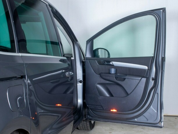 volkswagen-sharan-diesel-2011-big-15