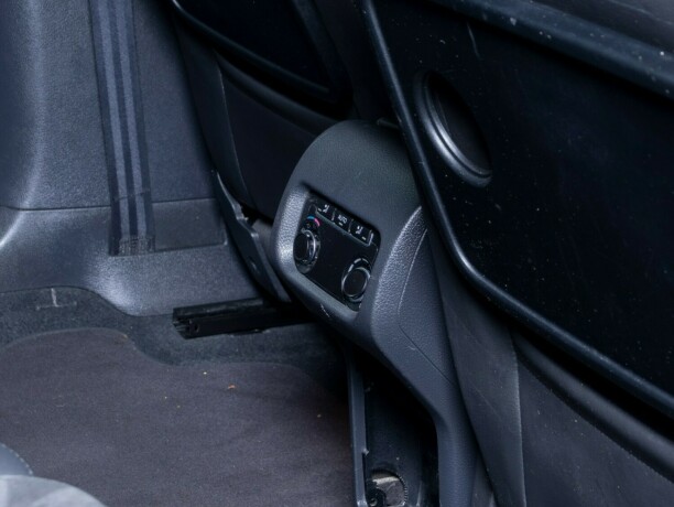 volkswagen-sharan-diesel-2011-big-23