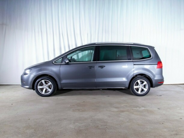 volkswagen-sharan-diesel-2011-big-4