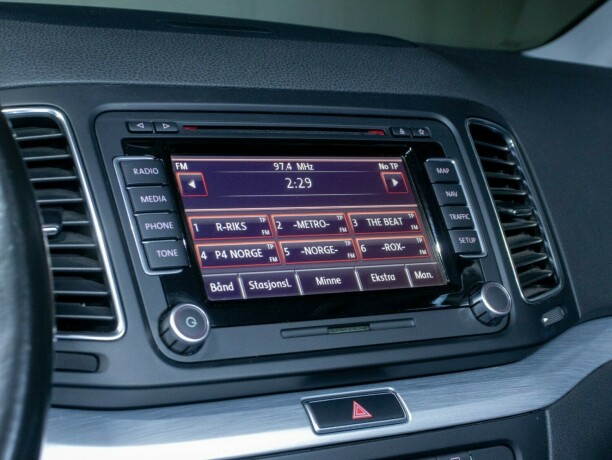 volkswagen-sharan-diesel-2011-big-35