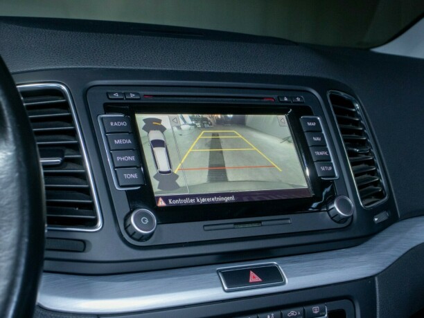 volkswagen-sharan-diesel-2011-big-38