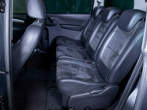 volkswagen-sharan-diesel-2011-big-52