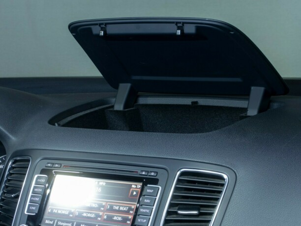 volkswagen-sharan-diesel-2011-big-19