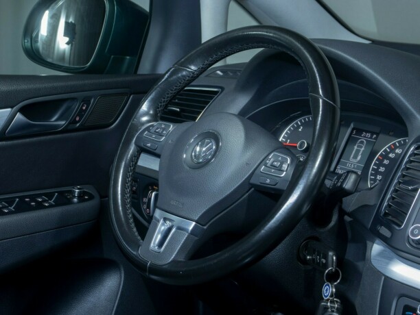 volkswagen-sharan-diesel-2011-big-16