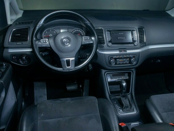 volkswagen-sharan-diesel-2011-big-44