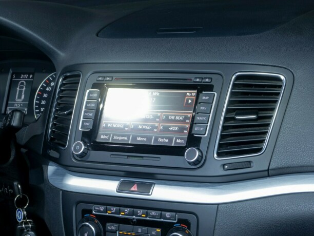 volkswagen-sharan-diesel-2011-big-17