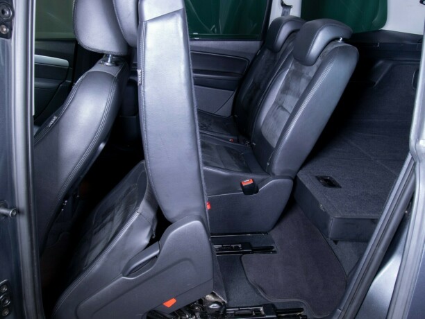 volkswagen-sharan-diesel-2011-big-53