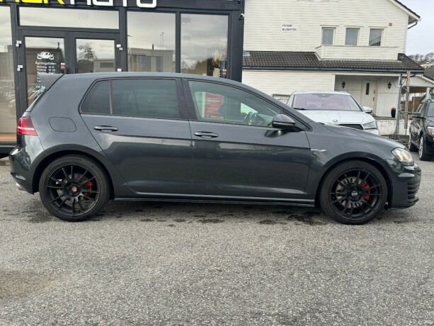 volkswagen-golf-diesel-2014-big-3