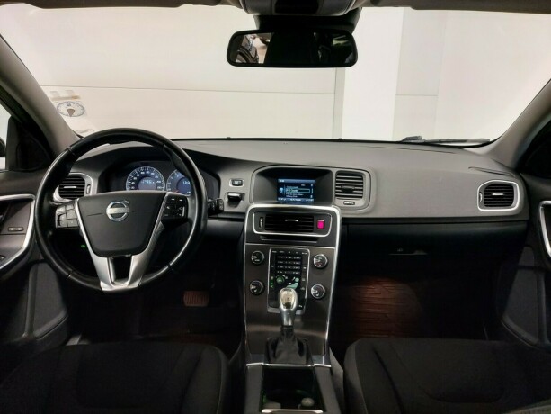 volvo-v60-diesel-2013-big-21