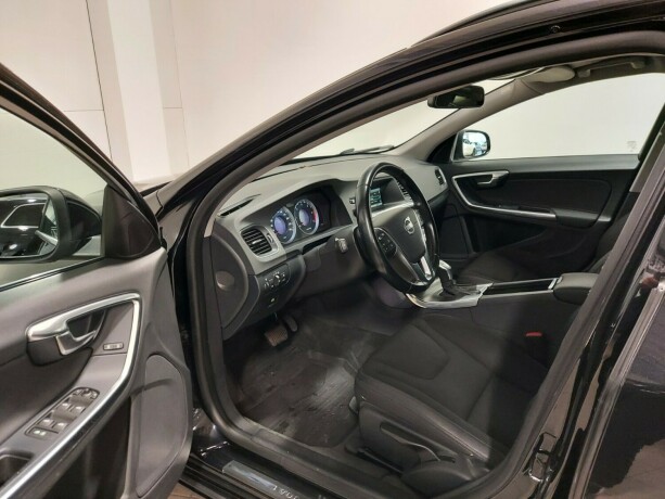 volvo-v60-diesel-2013-big-15