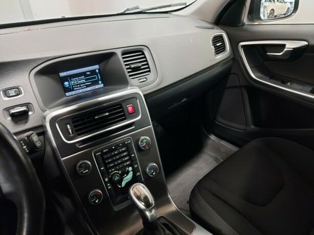 volvo-v60-diesel-2013-big-33