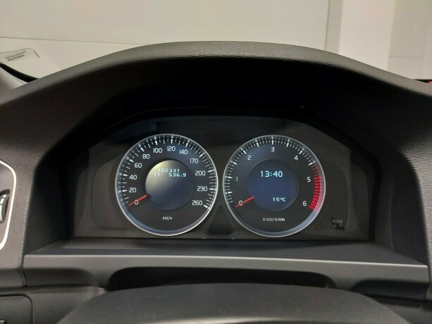 volvo-v60-diesel-2013-big-26