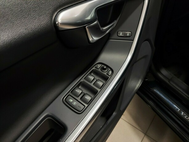 volvo-v60-diesel-2013-big-23