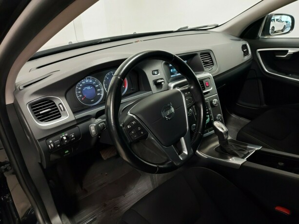 volvo-v60-diesel-2013-big-17