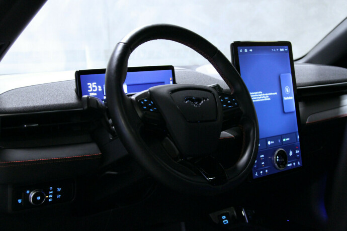 ford-mustang-mach-e-elektrisitet-2021-big-16