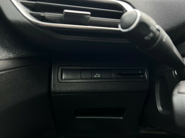 peugeot-5008-bensin-2020-big-19