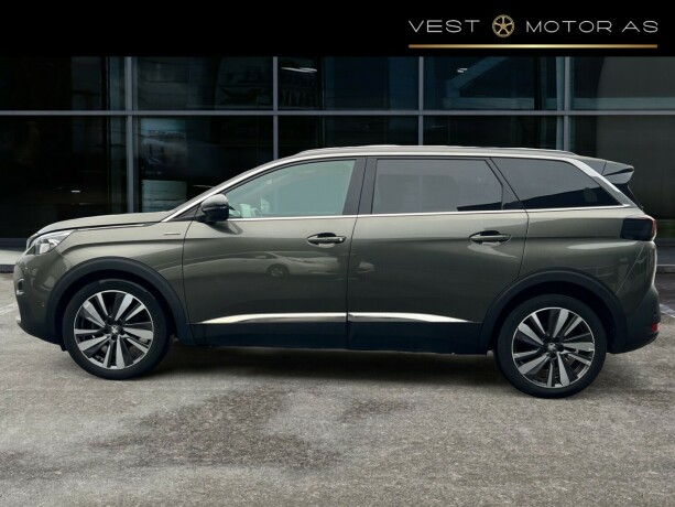 peugeot-5008-bensin-2020-big-3