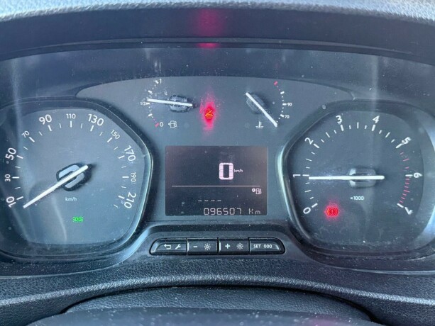 toyota-proace-diesel-2020-big-14