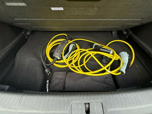 volkswagen-golf-elektrisitet-2015-big-40